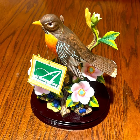 ANDREA’S BIRDS. ROBIN with WILD ROSES 🌹 Fine Hand Painted Porcelain Art 9743 - Picture 2 of 16